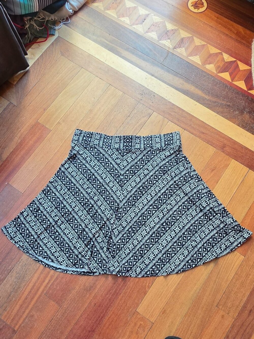 LOFT Black/Gray Geometric Print A-Line Skirt Size Large